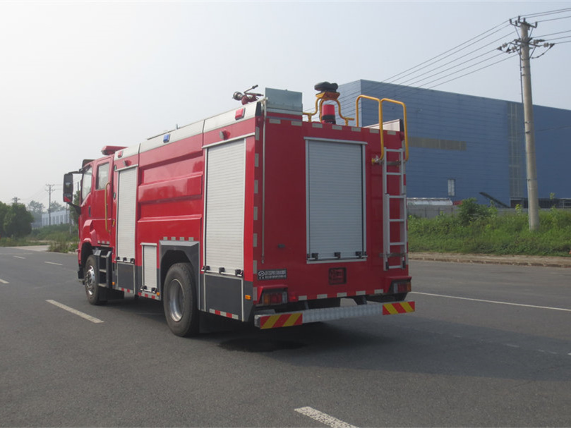 五十鈴6噸水罐消防車